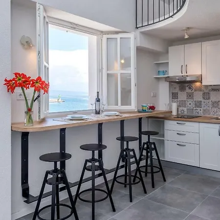 Riva 4* Jelsa (Hvar)