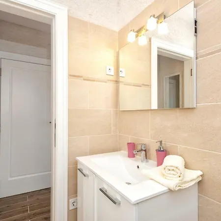 Riva Pensión Jelsa (Hvar)