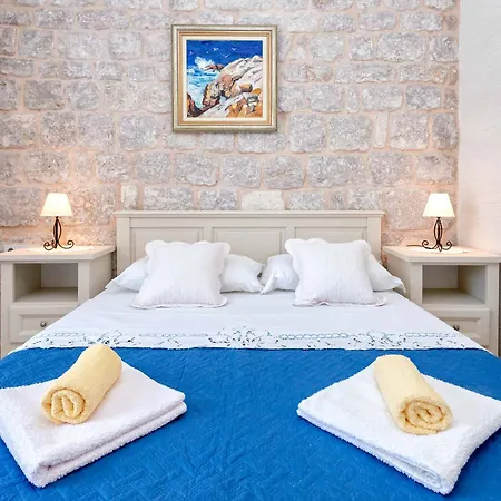 Riva 4* Jelsa (Hvar)