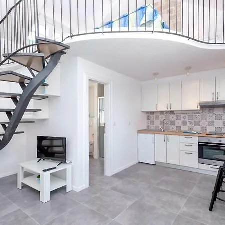 Riva 4* Jelsa (Hvar)