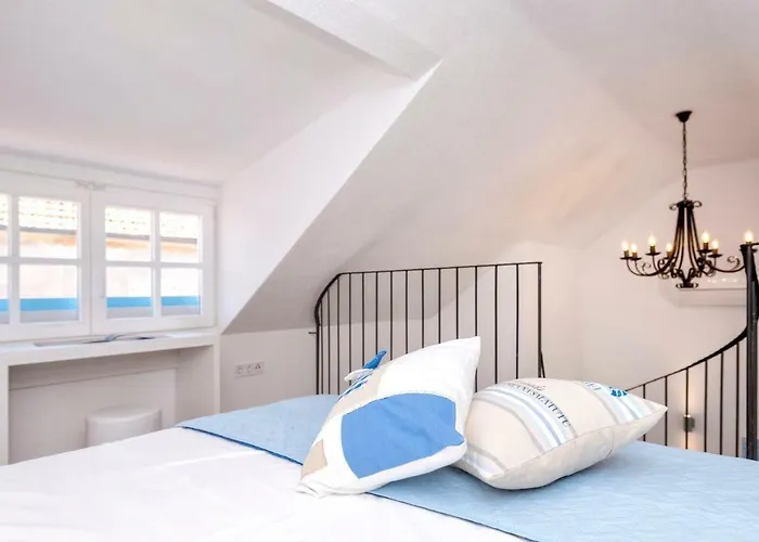 Riva 4* Jelsa (Hvar)